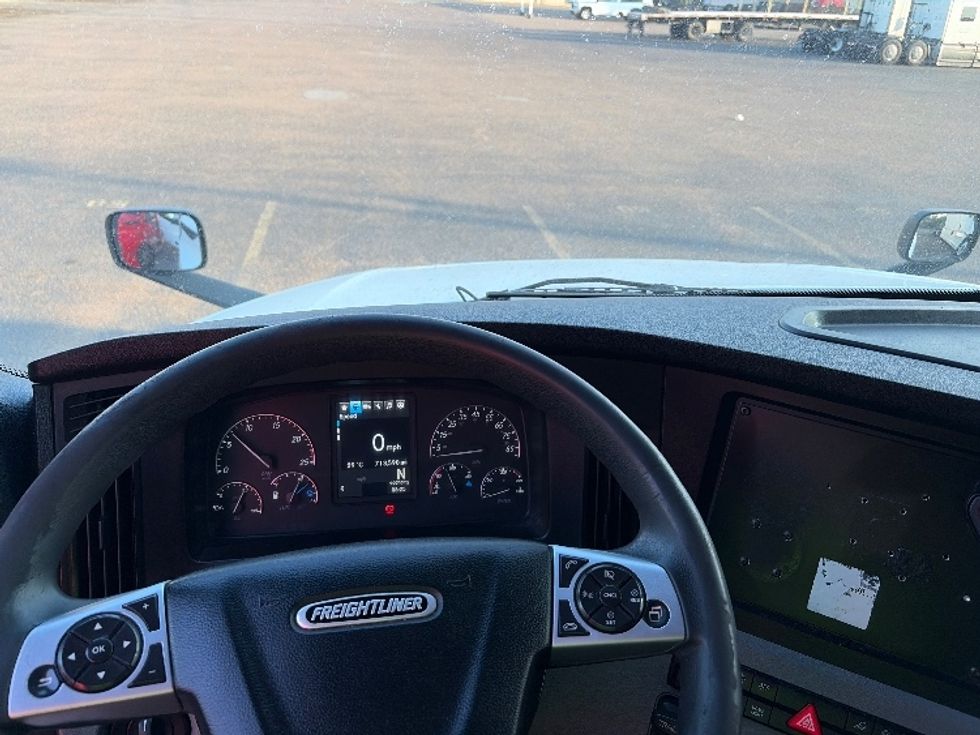 Sleeper Tractor-Heavy Duty Tractors-Freightliner-2022-T12664ST-Laredo-TX-713,583\n\t\tmiles-$ 55,500 - Image 11