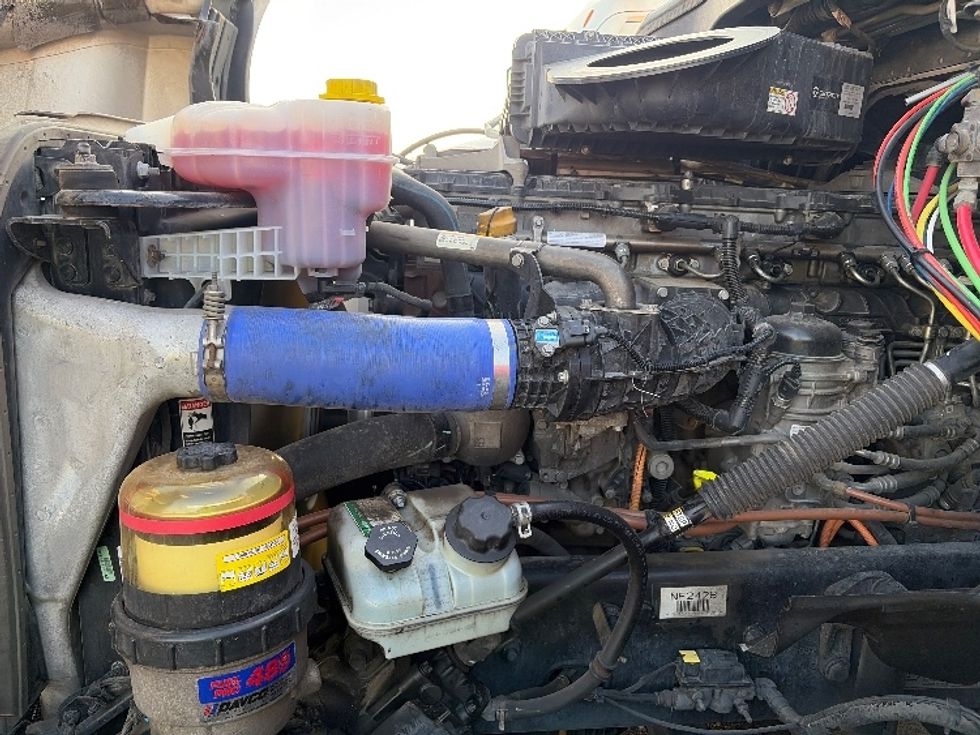 Sleeper Tractor-Heavy Duty Tractors-Freightliner-2022-T12664ST-Laredo-TX-713,583\n\t\tmiles-$ 55,500 - Image 21