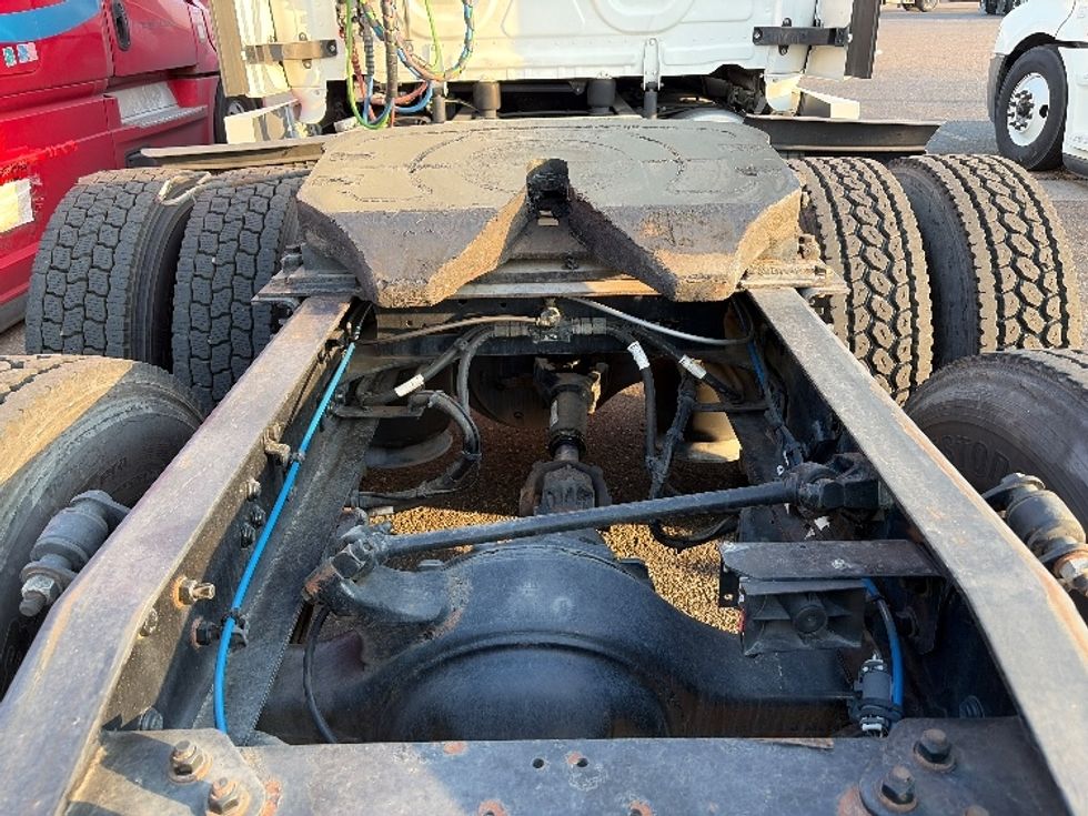 Sleeper Tractor-Heavy Duty Tractors-Freightliner-2022-T12664ST-Laredo-TX-713,583\n\t\tmiles-$ 55,500 - Image 6