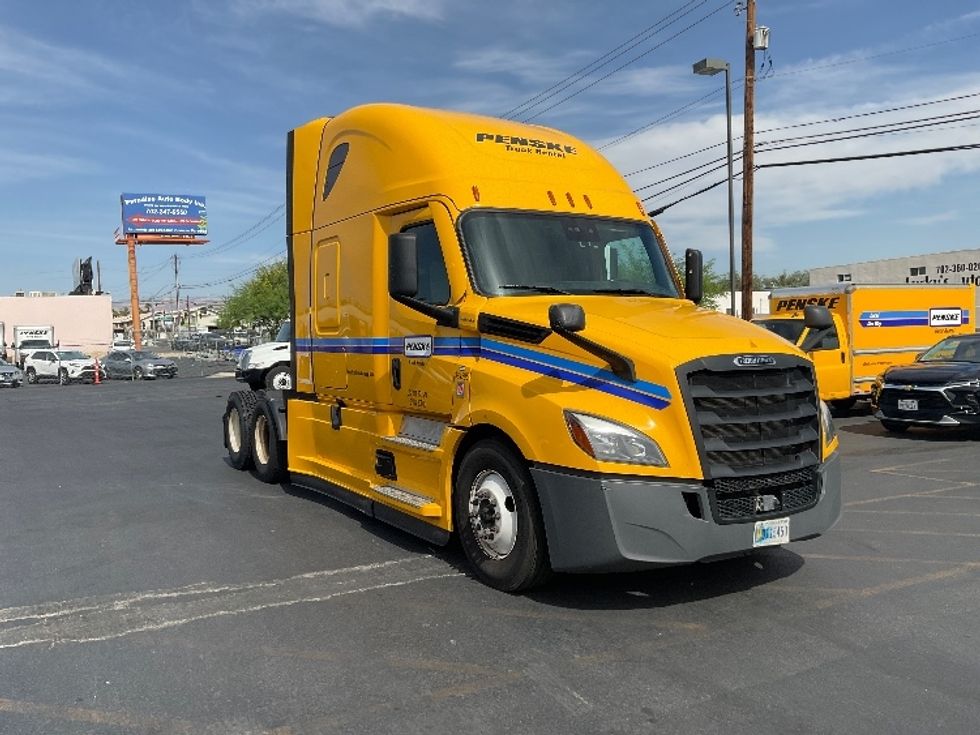 Sleeper Tractor-Heavy Duty Tractors-Freightliner-2022-T12664ST-Las Vegas-NV-322,588\n\t\tmiles-$ 92,500 - Image 1