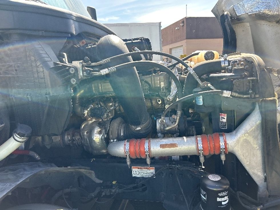 Sleeper Tractor-Heavy Duty Tractors-Freightliner-2022-T12664ST-Las Vegas-NV-341,879\n\t\tmiles-$ 89,500 - Image 20