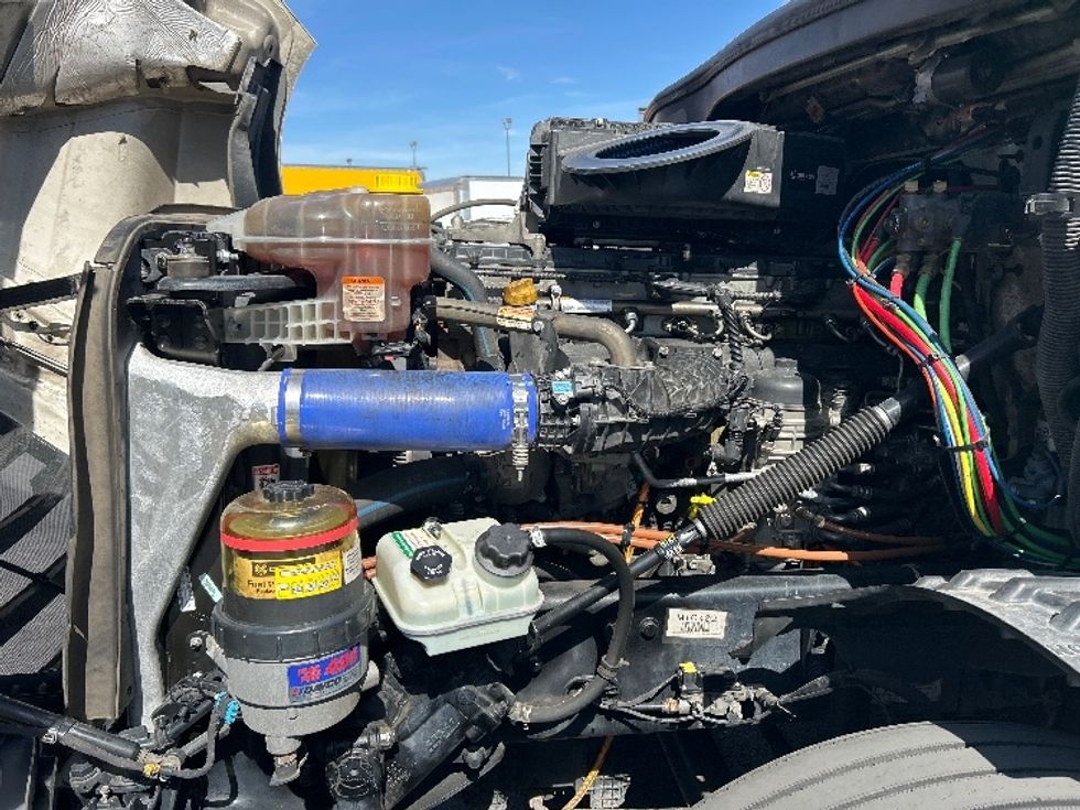 Sleeper Tractor-Heavy Duty Tractors-Freightliner-2022-T12664ST-Las Vegas-NV-341,879\n\t\tmiles-$ 89,500 - Image 21