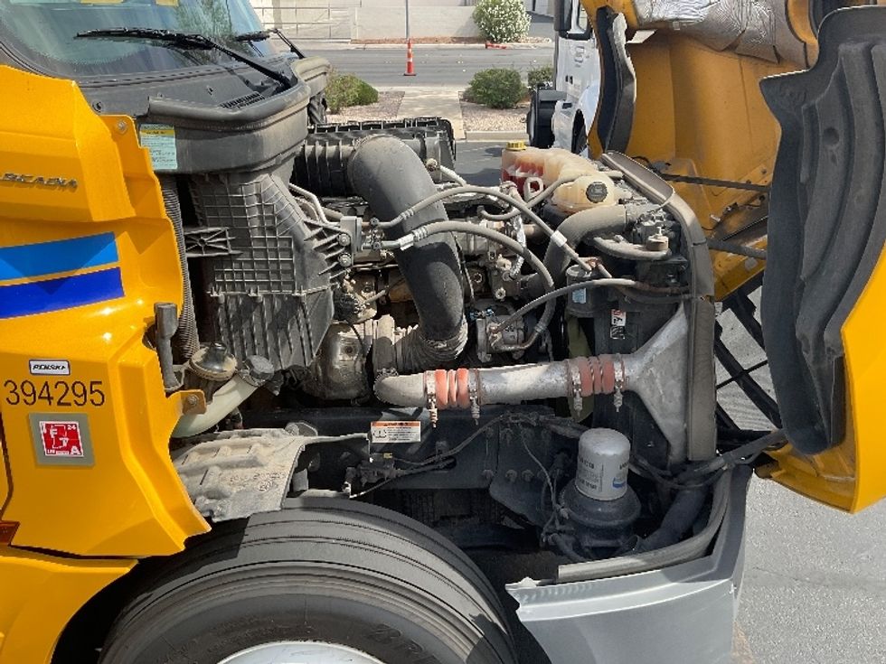 Sleeper Tractor-Heavy Duty Tractors-Freightliner-2022-T12664ST-Las Vegas-NV-381,252\n\t\tmiles-$ 81,250 - Image 20