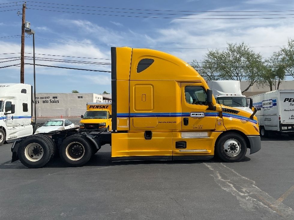 Sleeper Tractor-Heavy Duty Tractors-Freightliner-2022-T12664ST-Las Vegas-NV-381,252\n\t\tmiles-$ 81,250 - Image 8