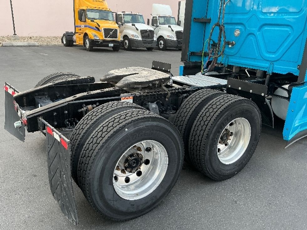 Sleeper Tractor-Heavy Duty Tractors-Freightliner-2022-T12664ST-Las Vegas-NV-443,854\n\t\tmiles-$ 77,750 - Image 23