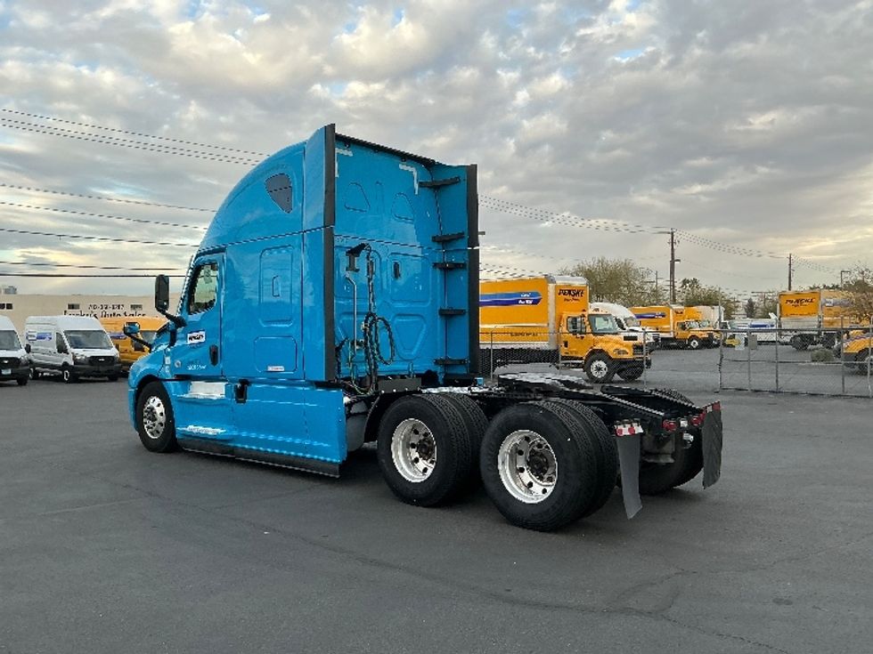 Sleeper Tractor-Heavy Duty Tractors-Freightliner-2022-T12664ST-Las Vegas-NV-443,854\n\t\tmiles-$ 77,750 - Image 5