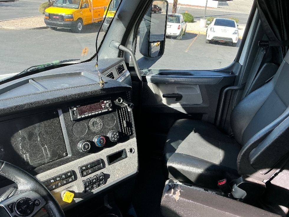 Sleeper Tractor-Heavy Duty Tractors-Freightliner-2022-T12664ST-Las Vegas-NV-600,906\n\t\tmiles-$ 63,500 - Image 12