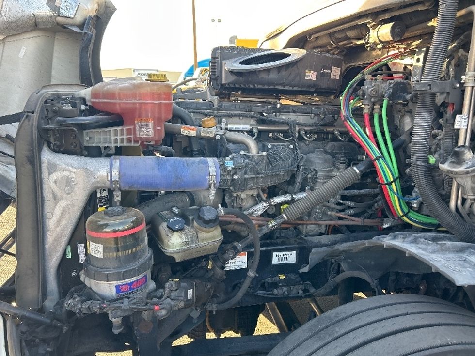 Sleeper Tractor-Heavy Duty Tractors-Freightliner-2022-T12664ST-Las Vegas-NV-600,906\n\t\tmiles-$ 63,500 - Image 20