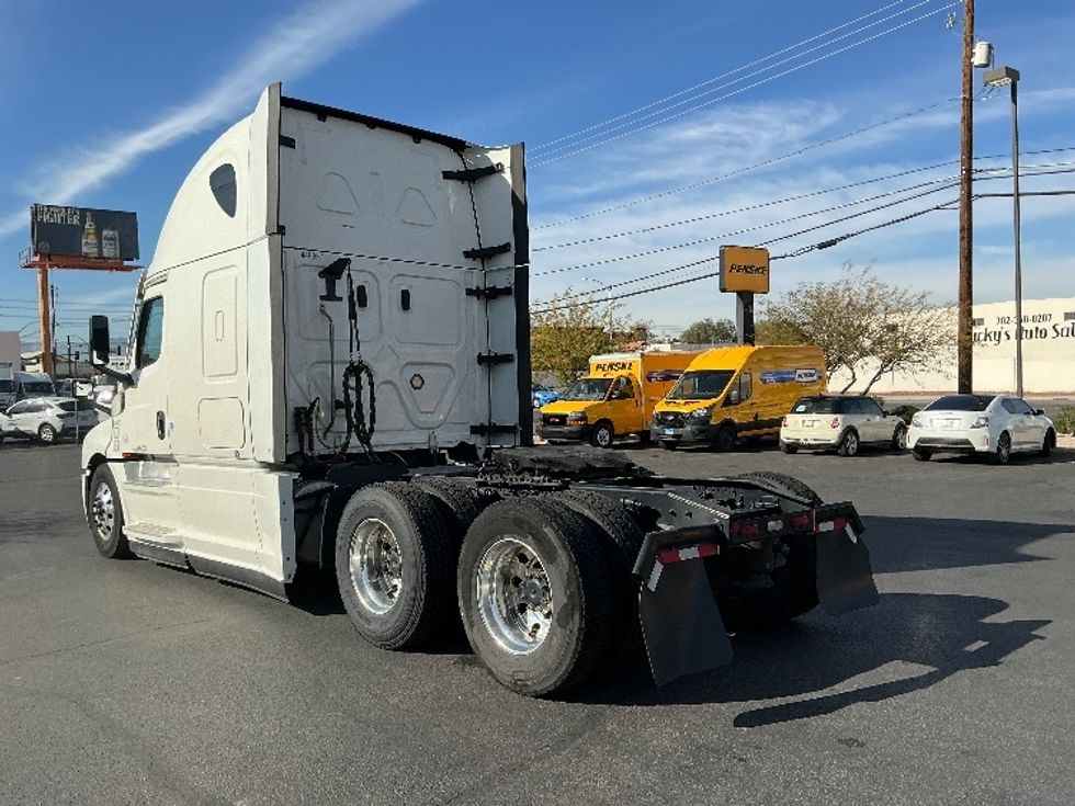 Sleeper Tractor-Heavy Duty Tractors-Freightliner-2022-T12664ST-Las Vegas-NV-600,906\n\t\tmiles-$ 63,500 - Image 5