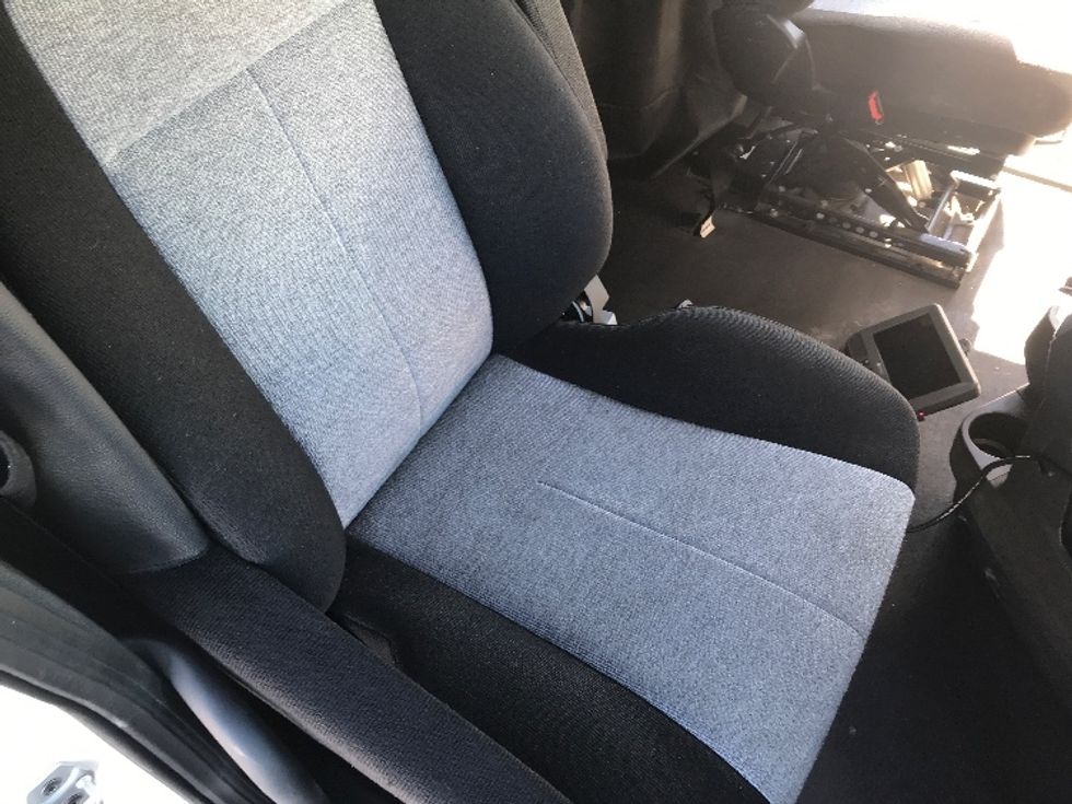 Sleeper Tractor-Heavy Duty Tractors-Freightliner-2022-T12664ST-Lexington-KY-390,626\n\t\tmiles-$ 75,500 - Image 15