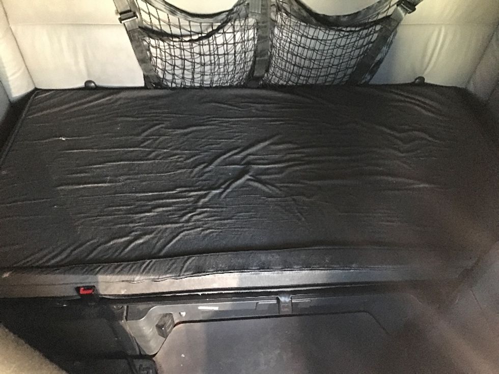 Sleeper Tractor-Heavy Duty Tractors-Freightliner-2022-T12664ST-Lexington-KY-390,626\n\t\tmiles-$ 75,500 - Image 17