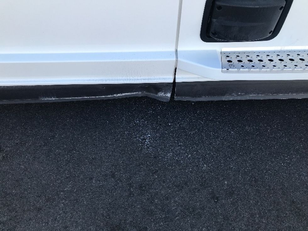 Sleeper Tractor-Heavy Duty Tractors-Freightliner-2022-T12664ST-Lexington-KY-390,626\n\t\tmiles-$ 75,500 - Image 25