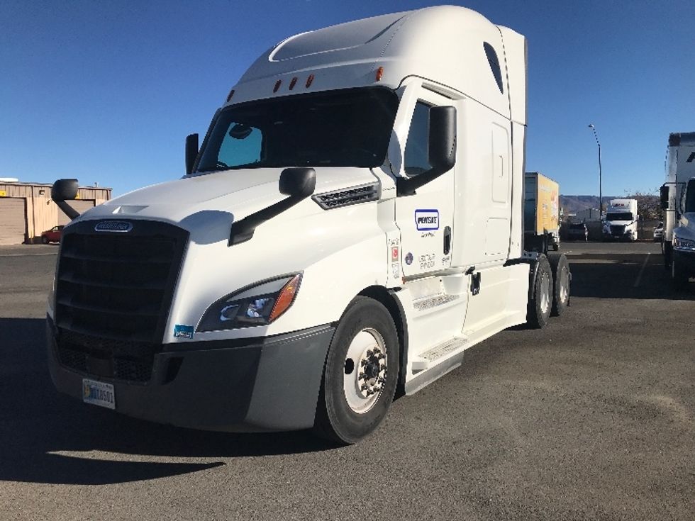 Sleeper Tractor-Heavy Duty Tractors-Freightliner-2022-T12664ST-Lexington-KY-390,626\n\t\tmiles-$ 75,500 - Image 3