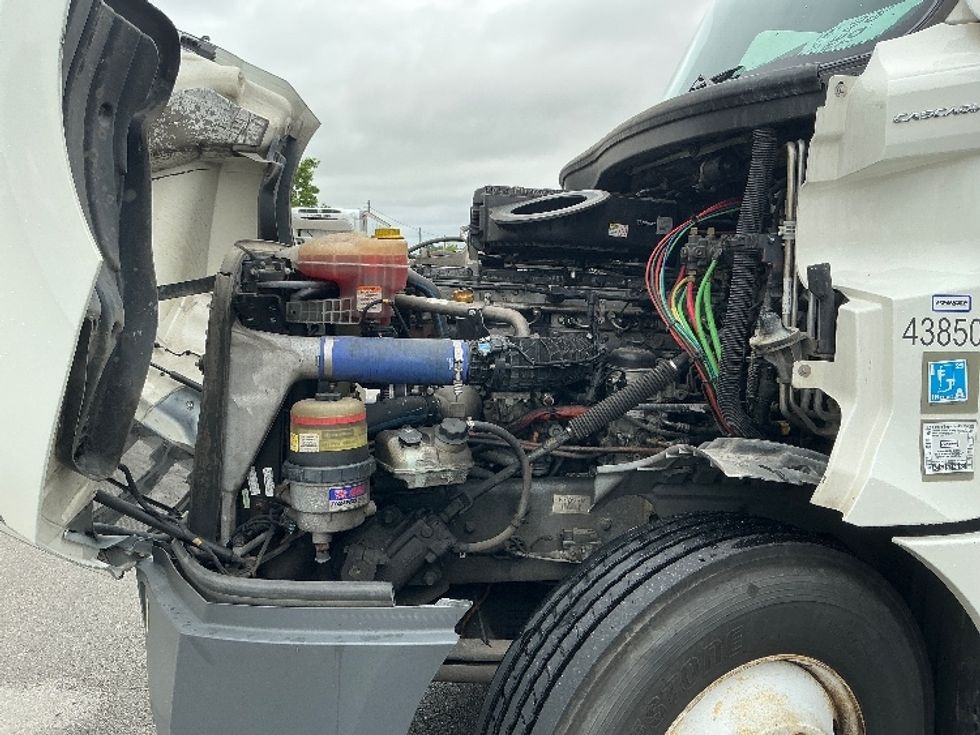 Sleeper Tractor-Heavy Duty Tractors-Freightliner-2022-T12664ST-Lexington-KY-410,657\n\t\tmiles-$ 79,000 - Image 21