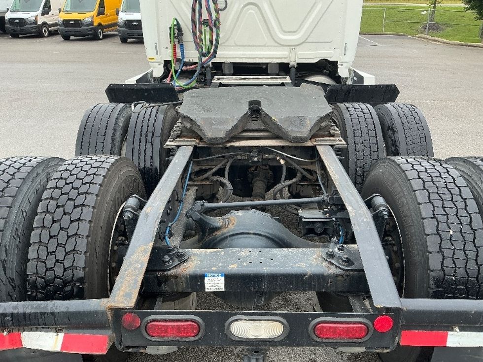 Sleeper Tractor-Heavy Duty Tractors-Freightliner-2022-T12664ST-Lexington-KY-410,657\n\t\tmiles-$ 79,000 - Image 6