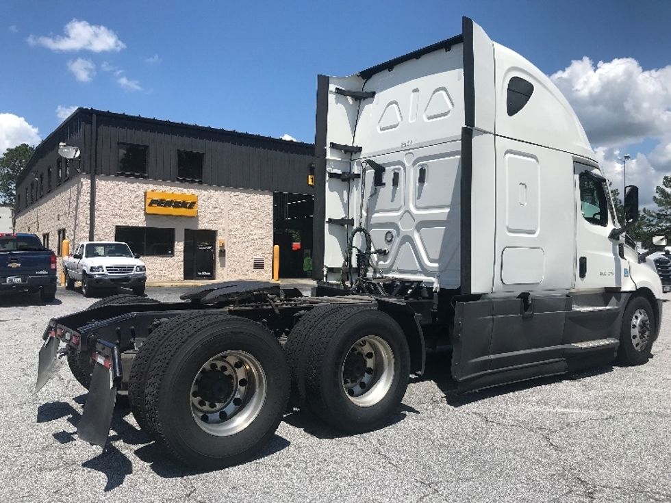 Sleeper Tractor-Heavy Duty Tractors-Freightliner-2022-T12664ST-Lexington-SC-416,800\n\t\tmiles-$ 82,250 - Image 7