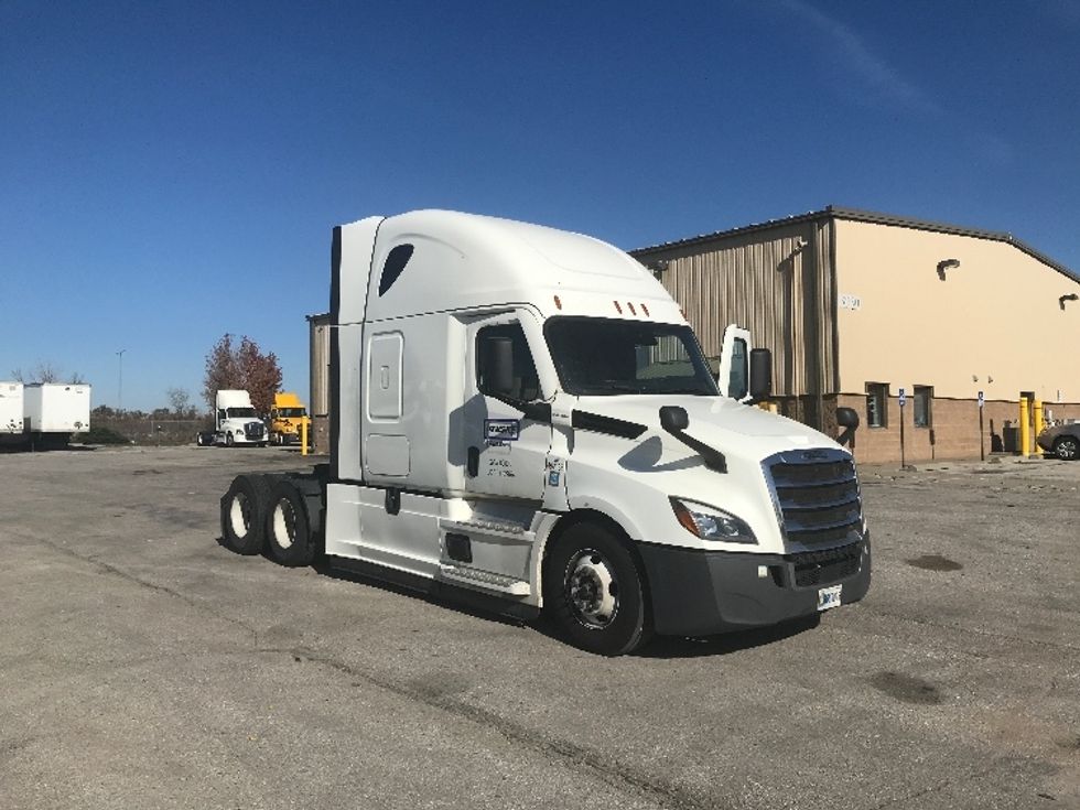 Sleeper Tractor-Heavy Duty Tractors-Freightliner-2022-T12664ST-Lincoln-NE-571,069\n\t\tmiles-$ 63,500 - Image 1