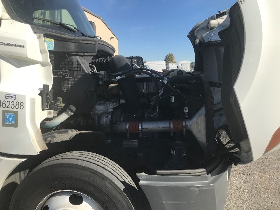 Sleeper Tractor-Heavy Duty Tractors-Freightliner-2022-T12664ST-Lincoln-NE-571,069\n\t\tmiles-$ 63,500 - Image 19