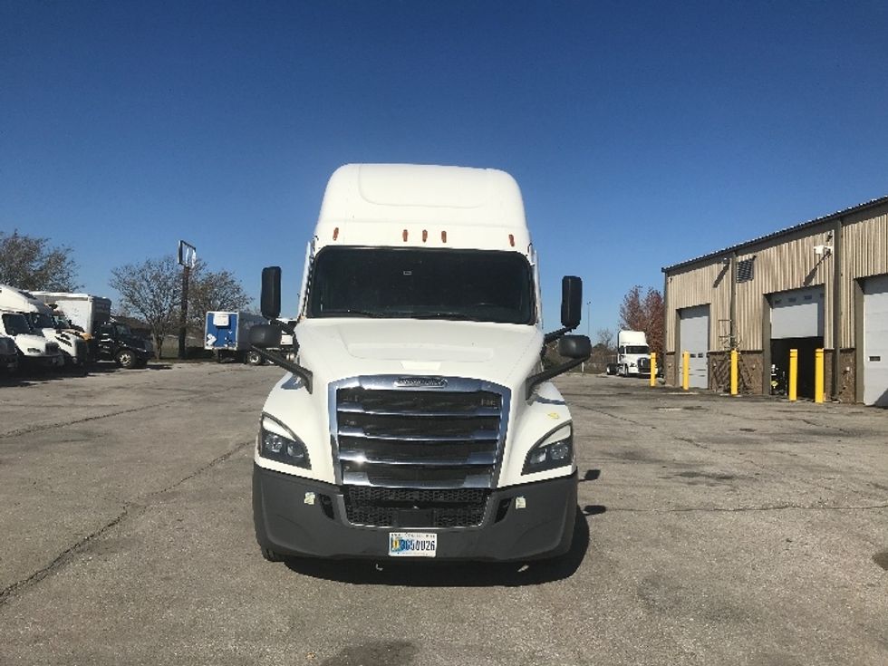 Sleeper Tractor-Heavy Duty Tractors-Freightliner-2022-T12664ST-Lincoln-NE-571,069\n\t\tmiles-$ 63,500 - Image 2