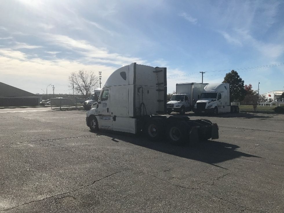 Sleeper Tractor-Heavy Duty Tractors-Freightliner-2022-T12664ST-Lincoln-NE-571,069\n\t\tmiles-$ 63,500 - Image 4