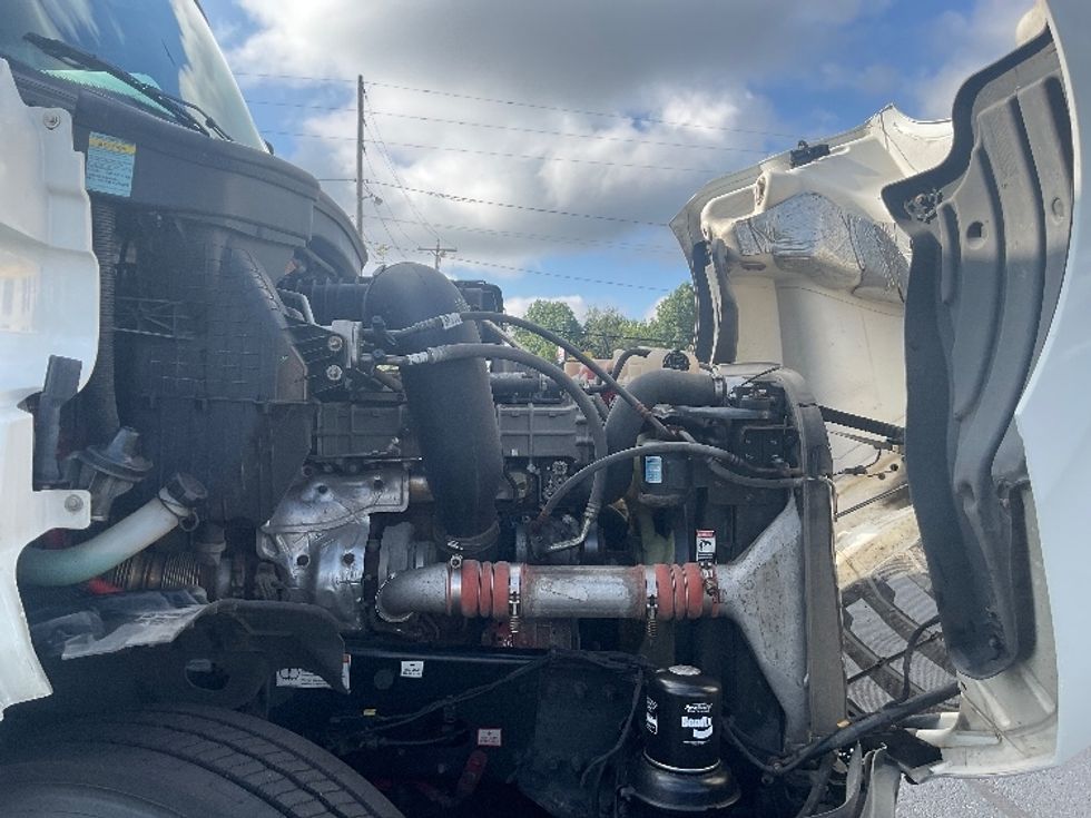 Sleeper Tractor-Heavy Duty Tractors-Freightliner-2022-T12664ST-Linden-NJ-521,299\n\t\tmiles-$ 75,000 - Image 20