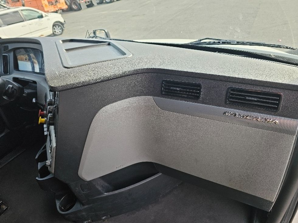 Sleeper Tractor-Heavy Duty Tractors-Freightliner-2022-T12664ST-Linden-NJ-529,414\n\t\tmiles-$ 65,750 - Image 14