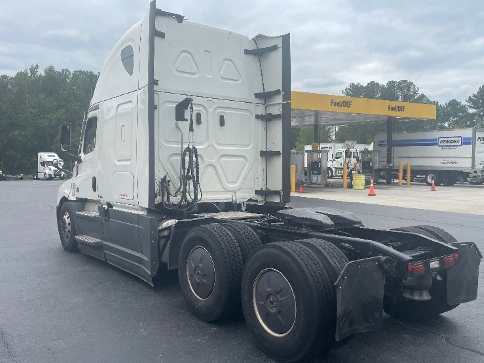 Sleeper Tractor-Heavy Duty Tractors-Freightliner-2022-T12664ST-Lithia Springs-GA-454,372\n\t\tmiles-$ 75,750 - Image 5