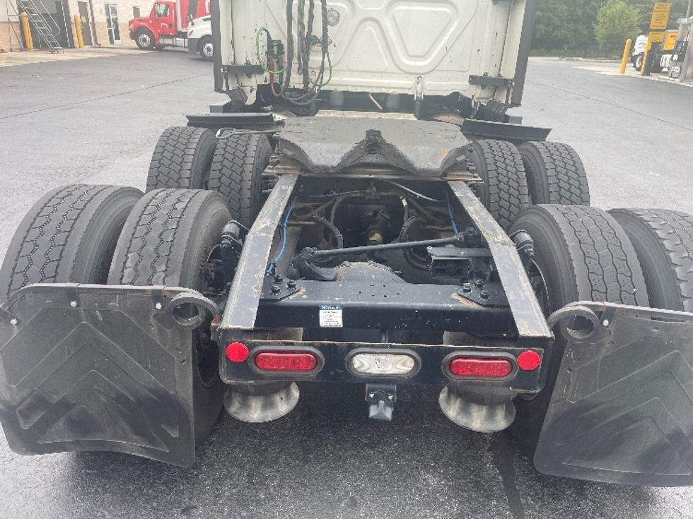 Sleeper Tractor-Heavy Duty Tractors-Freightliner-2022-T12664ST-Lithia Springs-GA-454,372\n\t\tmiles-$ 75,750 - Image 6