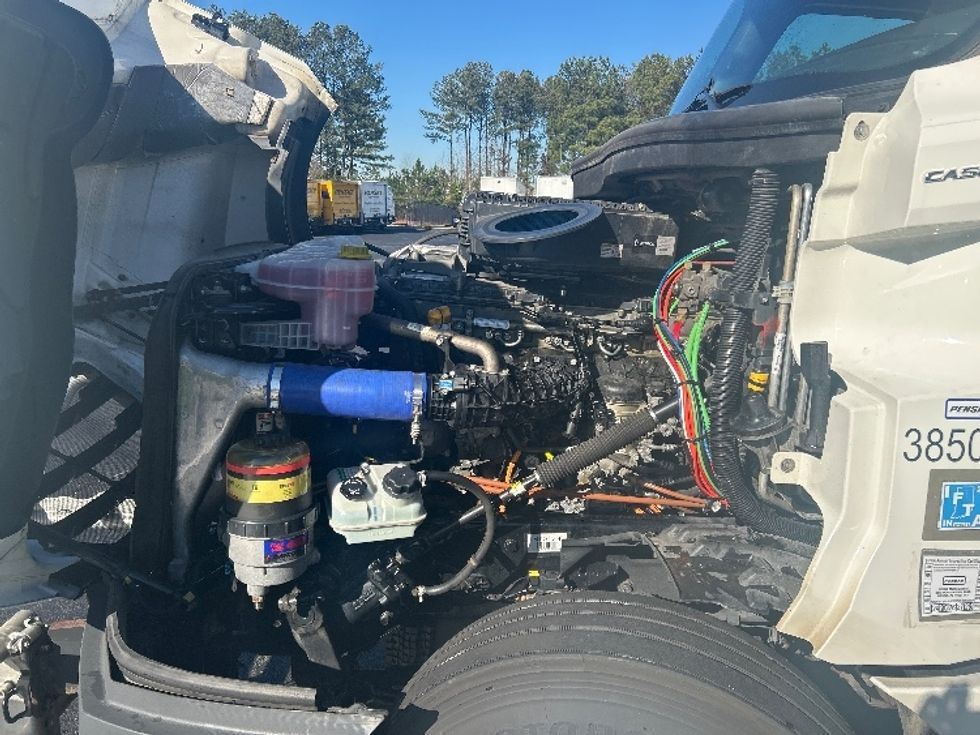 Sleeper Tractor-Heavy Duty Tractors-Freightliner-2022-T12664ST-Lithia Springs-GA-770,620\n\t\tmiles-$ 58,000 - Image 21