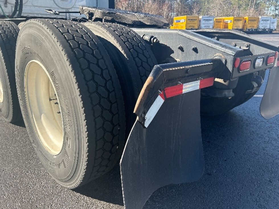 Sleeper Tractor-Heavy Duty Tractors-Freightliner-2022-T12664ST-Lithia Springs-GA-770,620\n\t\tmiles-$ 58,000 - Image 23