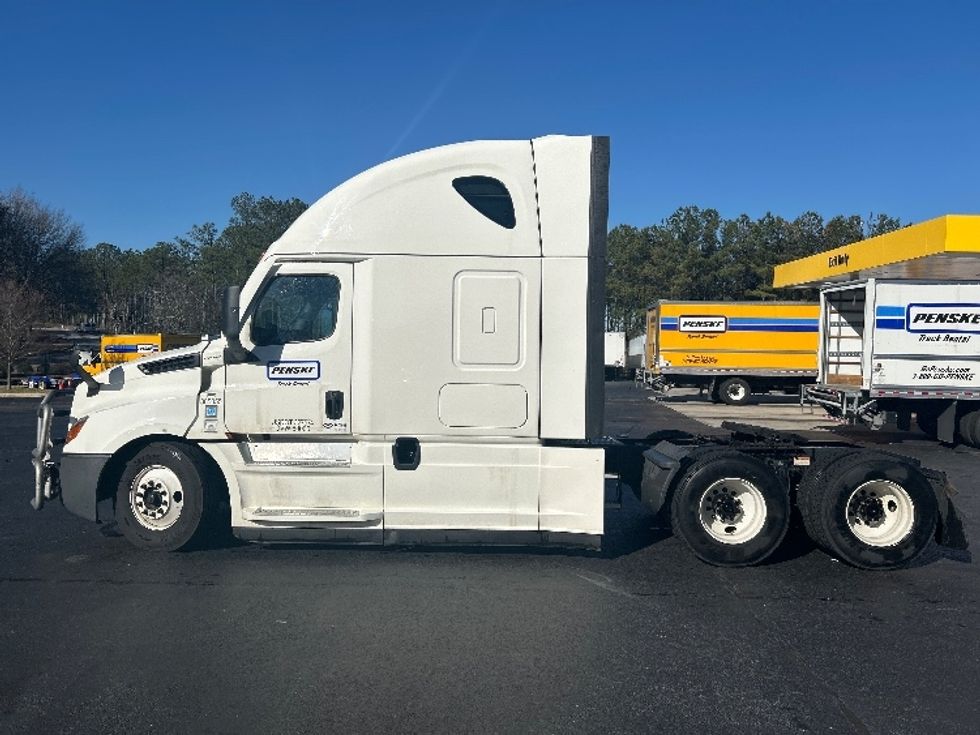 Sleeper Tractor-Heavy Duty Tractors-Freightliner-2022-T12664ST-Lithia Springs-GA-770,620\n\t\tmiles-$ 58,000 - Image 4