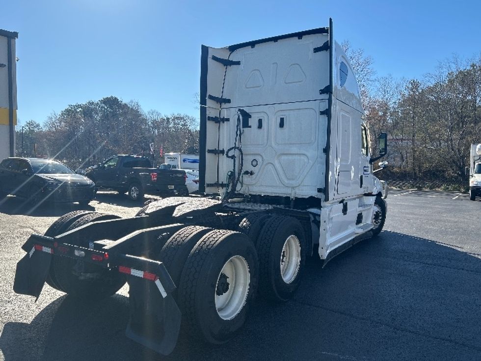 Sleeper Tractor-Heavy Duty Tractors-Freightliner-2022-T12664ST-Lithia Springs-GA-770,620\n\t\tmiles-$ 58,000 - Image 7