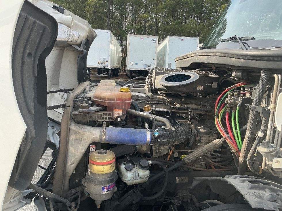 Sleeper Tractor-Heavy Duty Tractors-Freightliner-2022-T12664ST-Lithia Springs-GA-772,019\n\t\tmiles-$ 41,250 - Image 21