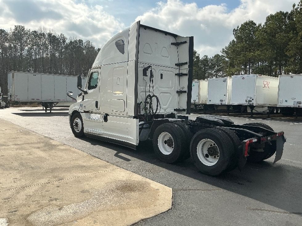 Sleeper Tractor-Heavy Duty Tractors-Freightliner-2022-T12664ST-Lithia Springs-GA-772,019\n\t\tmiles-$ 41,250 - Image 5