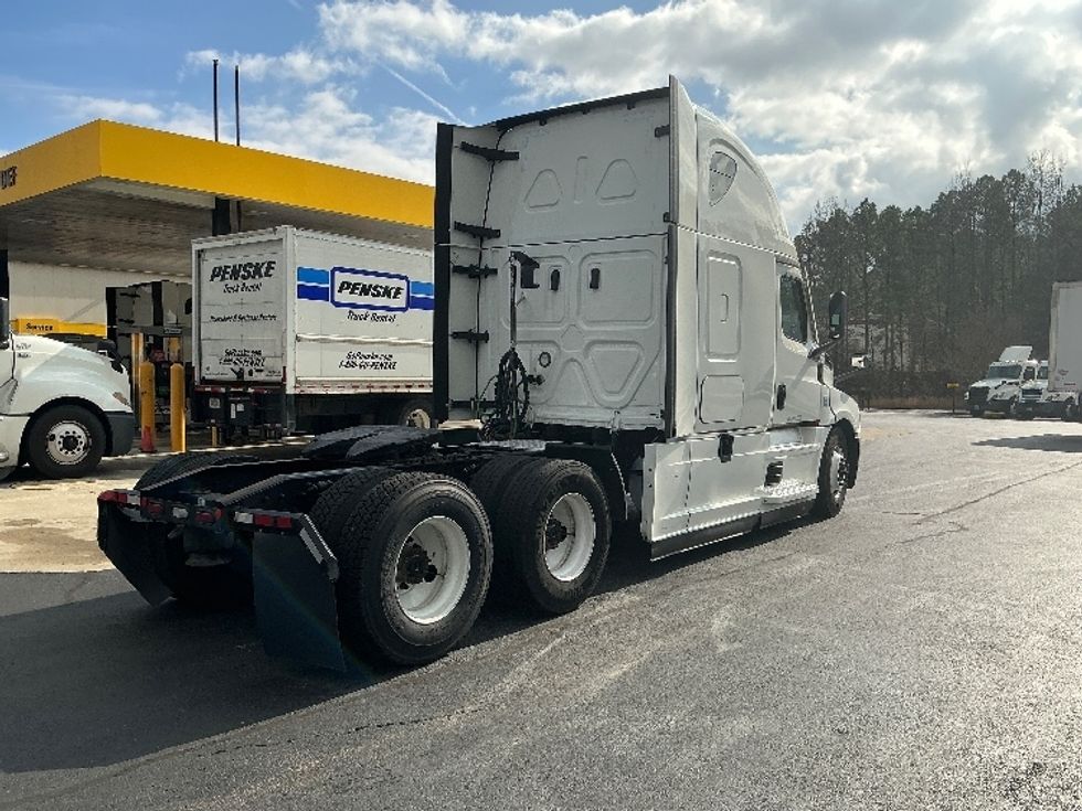 Sleeper Tractor-Heavy Duty Tractors-Freightliner-2022-T12664ST-Lithia Springs-GA-772,019\n\t\tmiles-$ 41,250 - Image 7