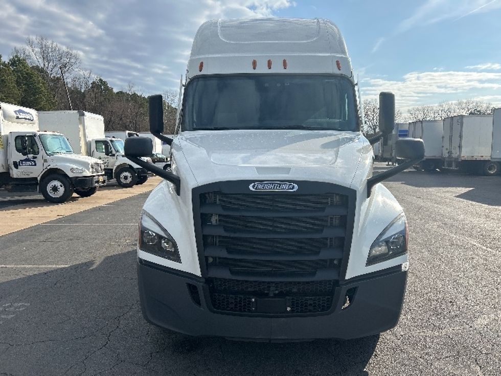 Sleeper Tractor-Heavy Duty Tractors-Freightliner-2022-T12664ST-Little Rock-AR-428,868\n\t\tmiles-$ 75,000 - Image 2