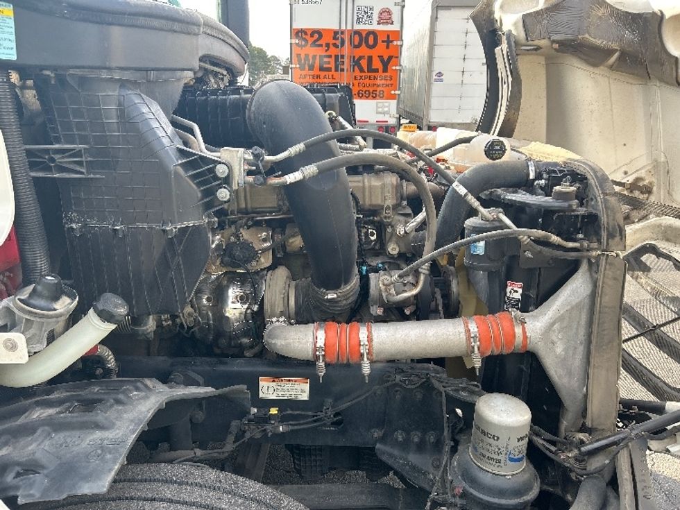 Sleeper Tractor-Heavy Duty Tractors-Freightliner-2022-T12664ST-Little Rock-AR-428,868\n\t\tmiles-$ 75,000 - Image 20