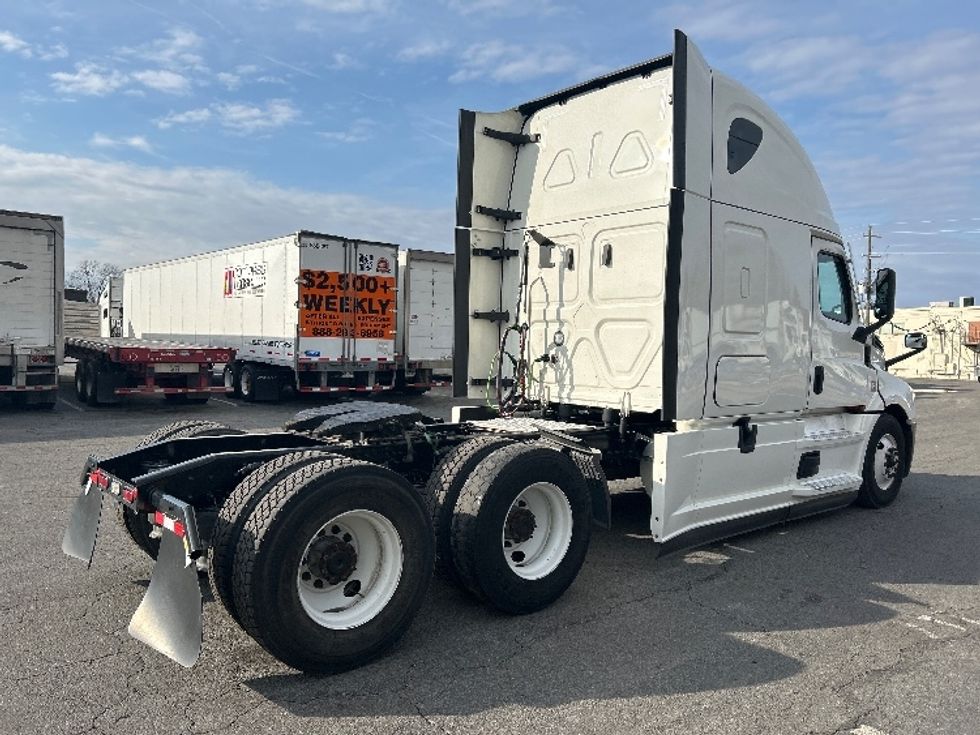 Sleeper Tractor-Heavy Duty Tractors-Freightliner-2022-T12664ST-Little Rock-AR-428,868\n\t\tmiles-$ 75,000 - Image 7