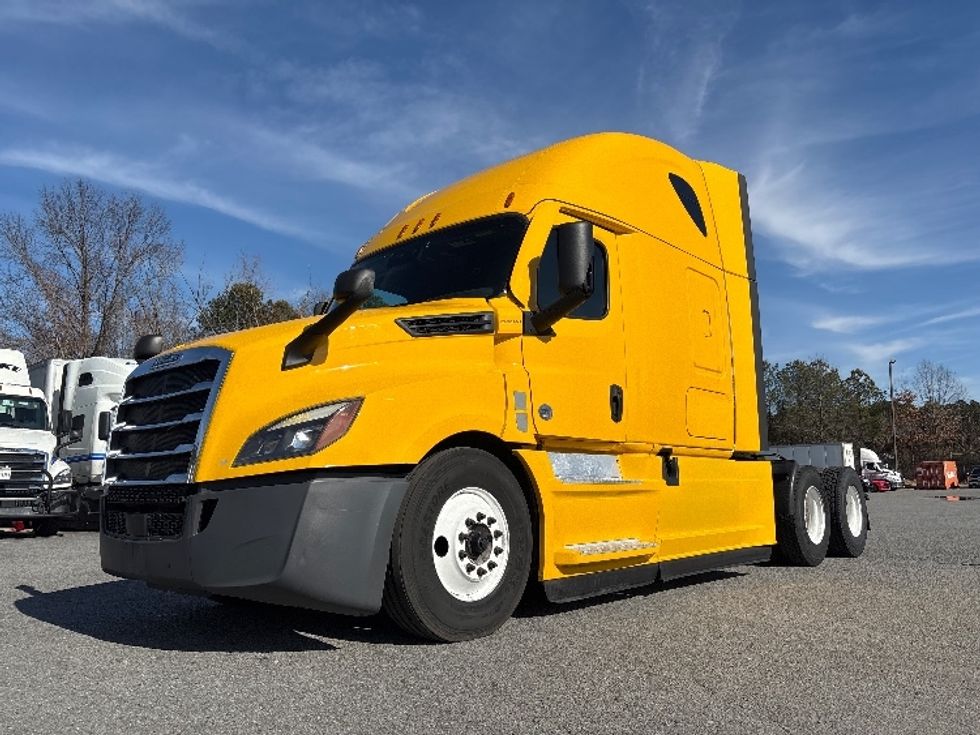 Sleeper Tractor-Heavy Duty Tractors-Freightliner-2022-T12664ST-Little Rock-AR-612,421\n\t\tmiles-$ 52,250 - Image 3