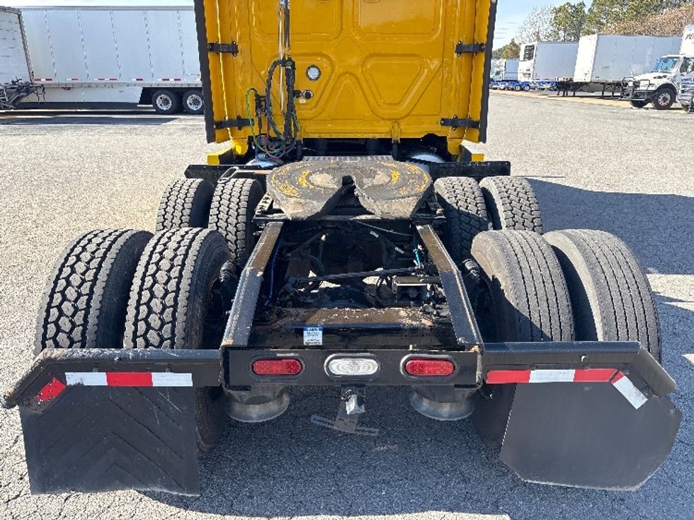 Sleeper Tractor-Heavy Duty Tractors-Freightliner-2022-T12664ST-Little Rock-AR-612,421\n\t\tmiles-$ 52,250 - Image 6