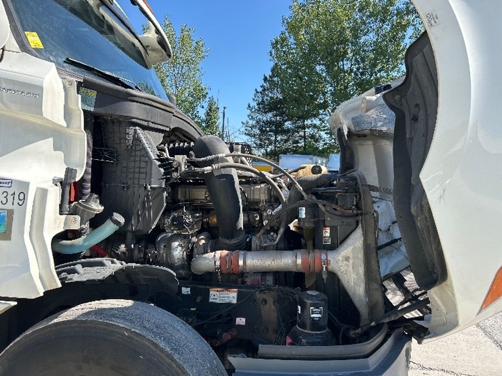 Sleeper Tractor-Heavy Duty Tractors-Freightliner-2022-T12664ST-Liverpool-NY-420,504\n\t\tmiles-$ 74,250 - Image 20