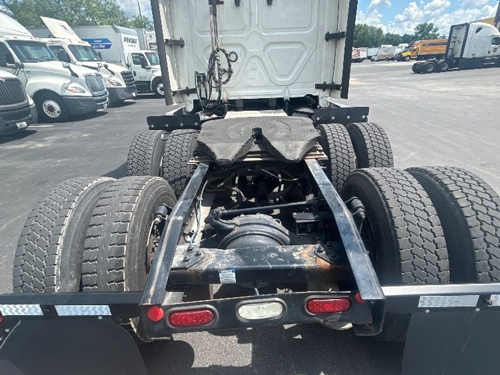 Sleeper Tractor-Heavy Duty Tractors-Freightliner-2022-T12664ST-Louisville-KY-385,036\n\t\tmiles-$ 85,500 - Image 6