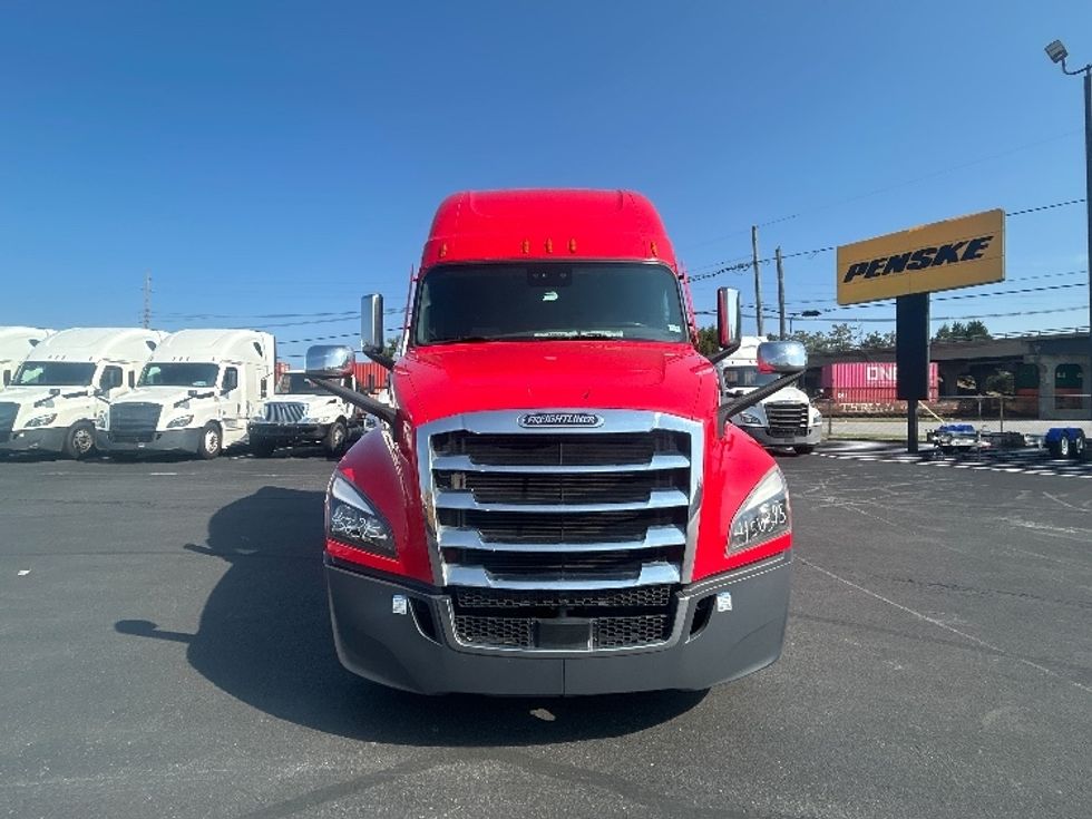 Sleeper Tractor-Heavy Duty Tractors-Freightliner-2022-T12664ST-Louisville-KY-463,339\n\t\tmiles-$ 78,250 - Image 2