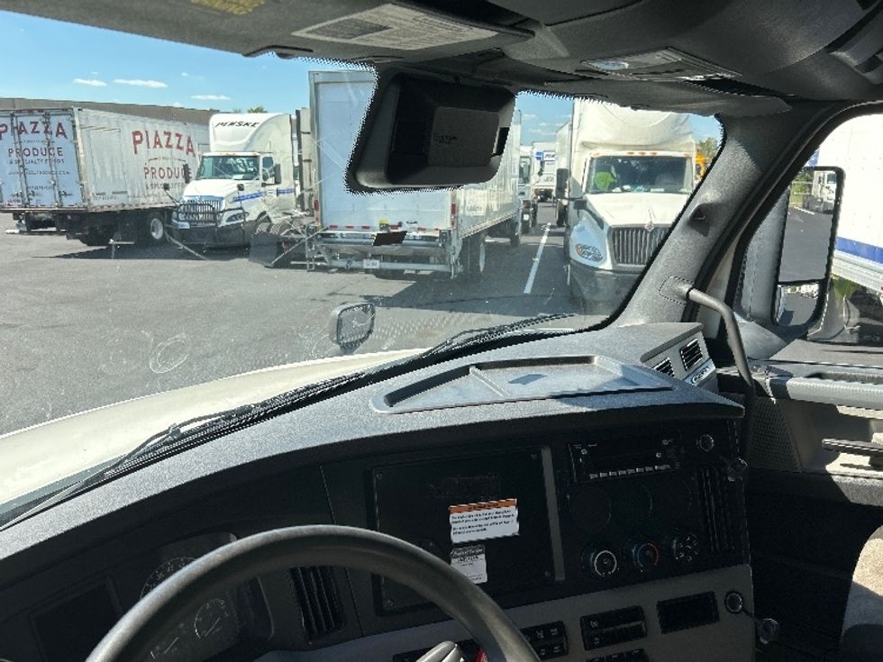 Sleeper Tractor-Heavy Duty Tractors-Freightliner-2022-T12664ST-Louisville-KY-494,249\n\t\tmiles-$ 68,250 - Image 11