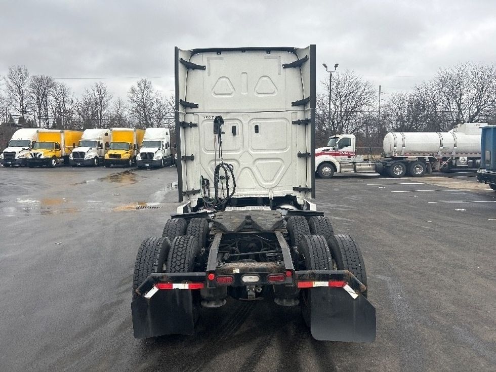 Sleeper Tractor-Heavy Duty Tractors-Freightliner-2022-T12664ST-Louisville-KY-595,095\n\t\tmiles-$ 55,750 - Image 6