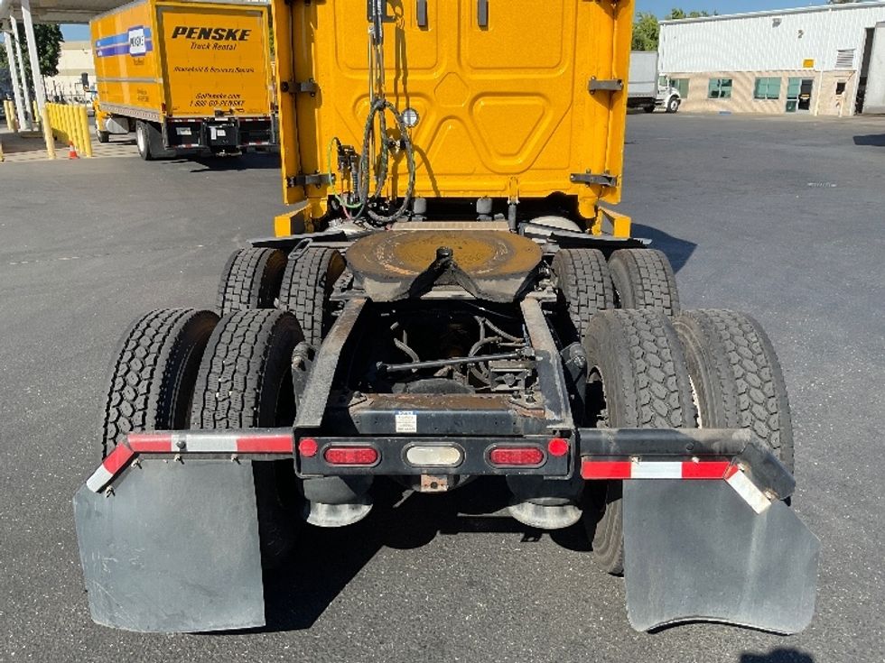Sleeper Tractor-Heavy Duty Tractors-Freightliner-2022-T12664ST-Louisville-KY-619,340\n\t\tmiles-$ 55,000 - Image 6