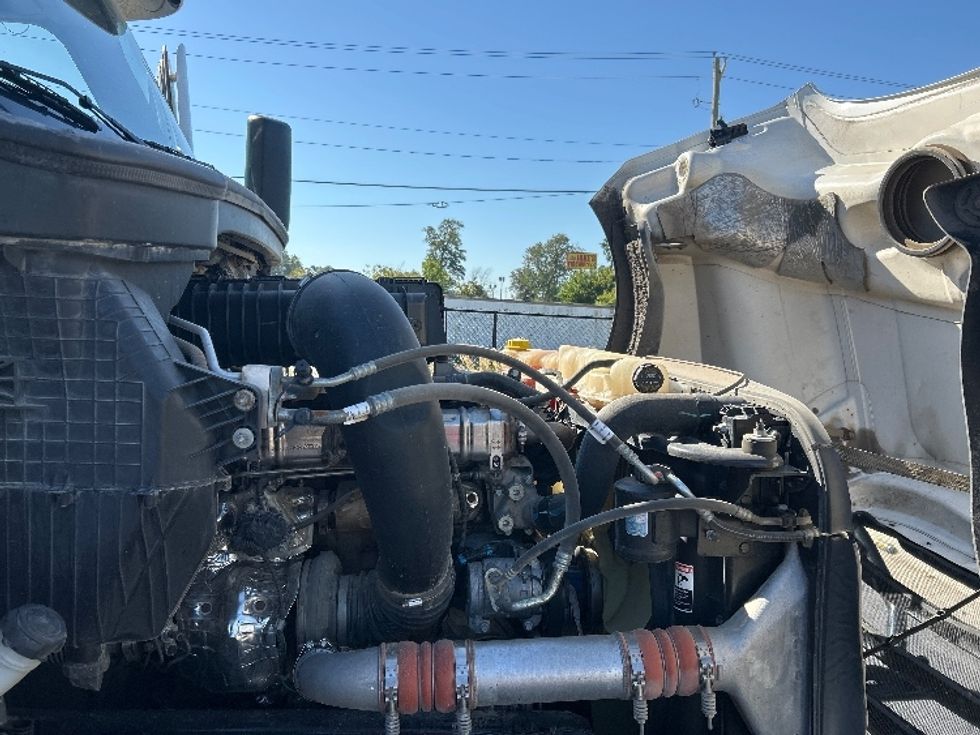 Sleeper Tractor-Heavy Duty Tractors-Freightliner-2022-T12664ST-Lowell-AR-385,072\n\t\tmiles-$ 91,250 - Image 18