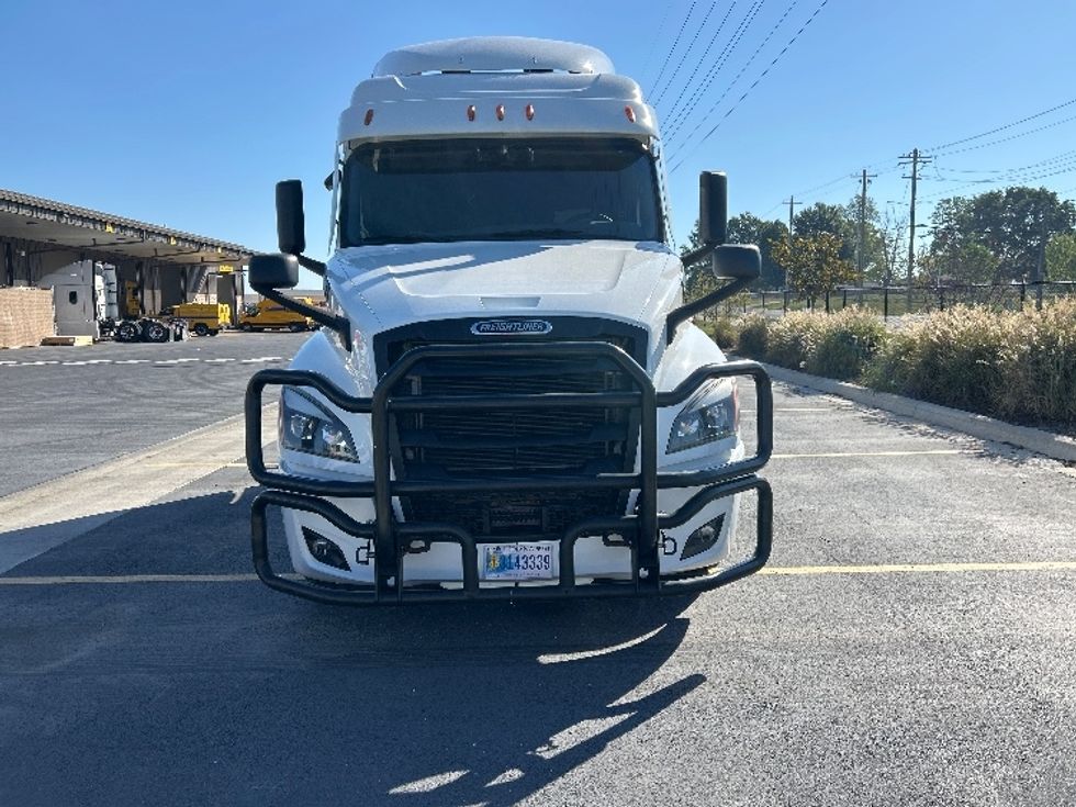 Sleeper Tractor-Heavy Duty Tractors-Freightliner-2022-T12664ST-Lowell-AR-385,072\n\t\tmiles-$ 91,250 - Image 2