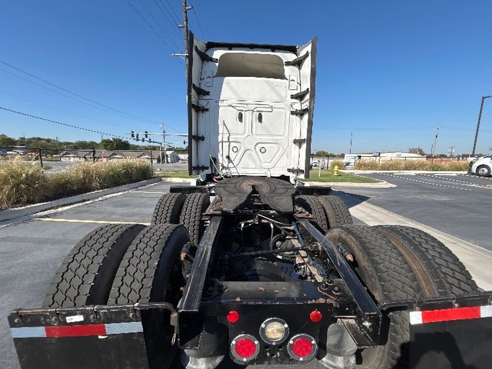 Sleeper Tractor-Heavy Duty Tractors-Freightliner-2022-T12664ST-Lowell-AR-385,072\n\t\tmiles-$ 91,250 - Image 6
