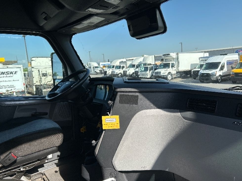 Sleeper Tractor-Heavy Duty Tractors-Freightliner-2022-T12664ST-Lowell-AR-401,597\n\t\tmiles-$ 83,000 - Image 15